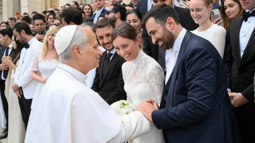 Papa: não tenham medo, Deus chama os jovens ao grande amor do matrimônio