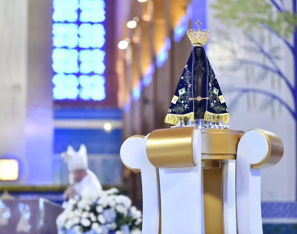 Festa da Padroeira do Brasil reúne 175 mil fiéis no Santuário Nacional de Aparecida